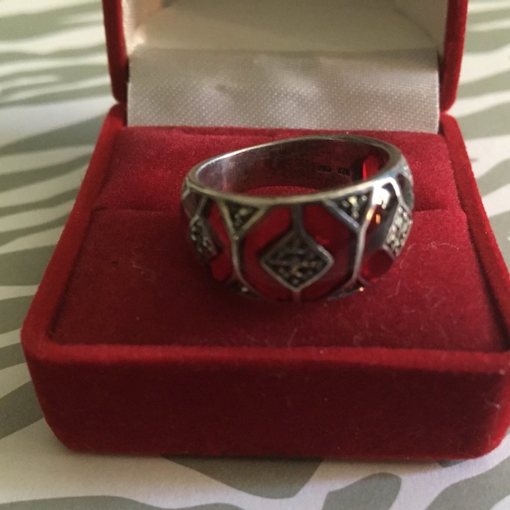 VINTAGE 925 STERLING RED STONES RING - Picture 2 of 3